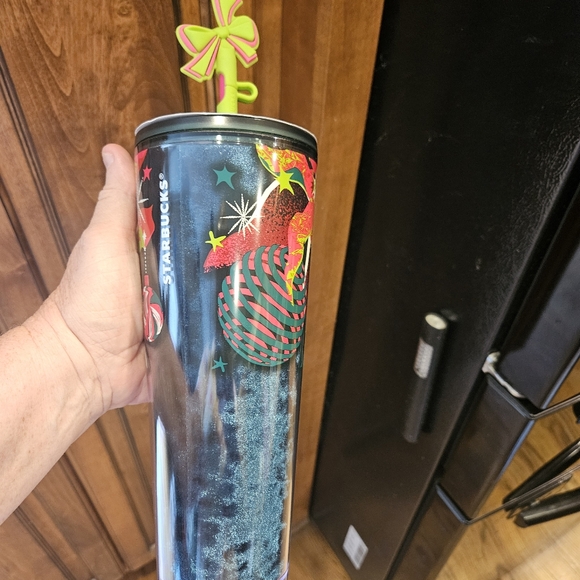 2023 Starbucks Holiday Edition 24oz Venti Travel Cup New With Tags - Picture 5 of 8